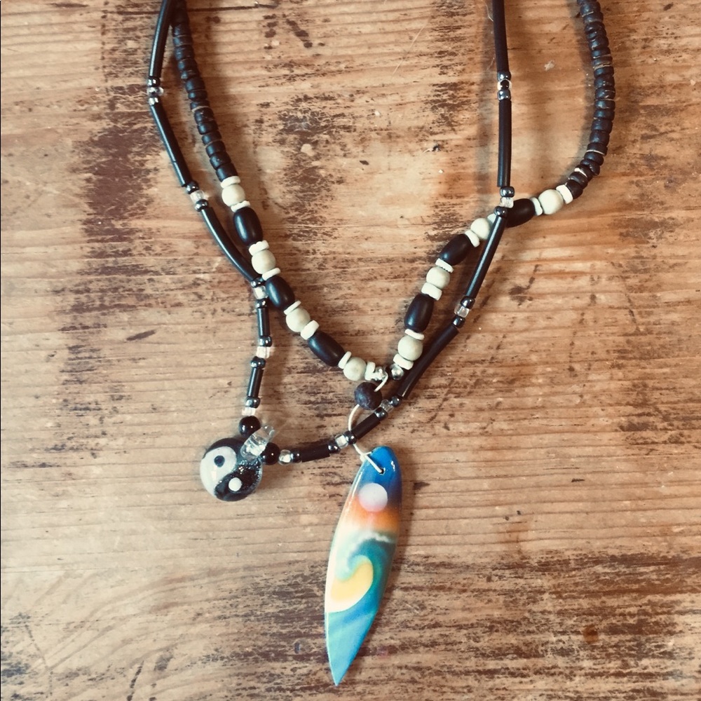 Hang Ten Necklace Set